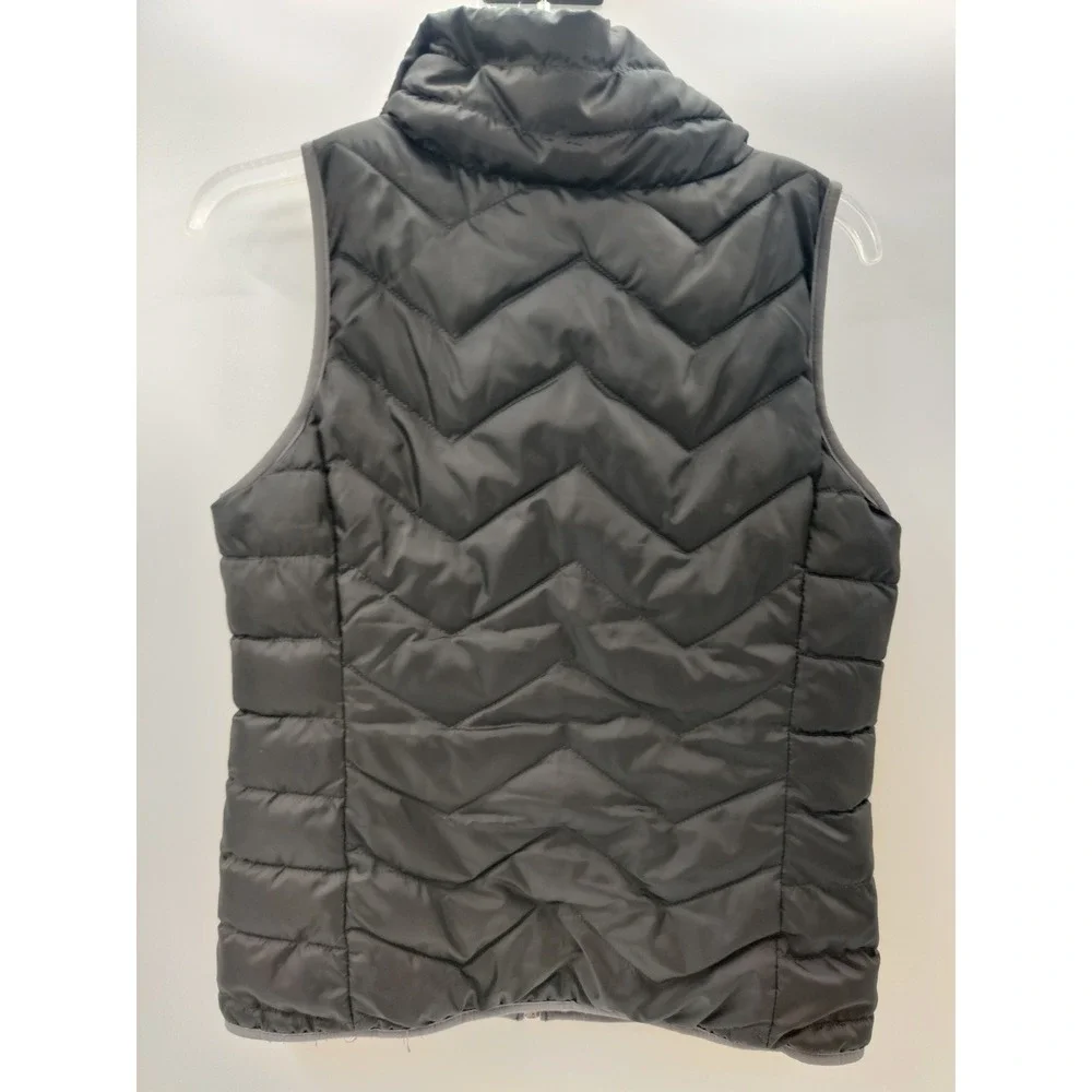 SO Womens Chevron Quilted Puffer Vest Gray Faux Fur Sherpa Lined Size M Zip Up